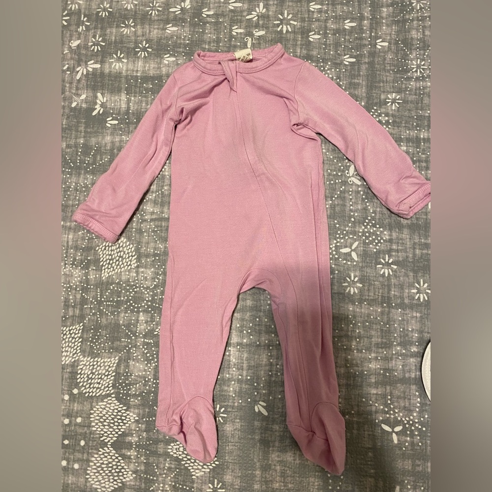 Kate Quinn Long sleeve zipper footie pajama, lavender ice, beechwood modal